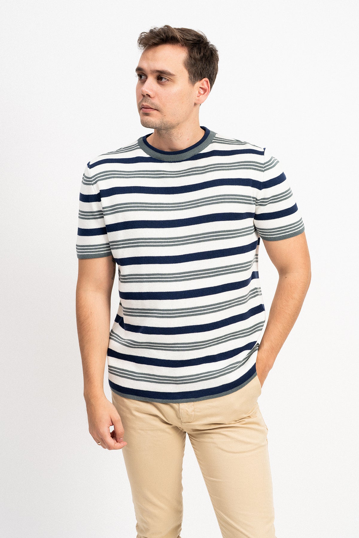 Kısa Kol Çizgili Triko Tişört