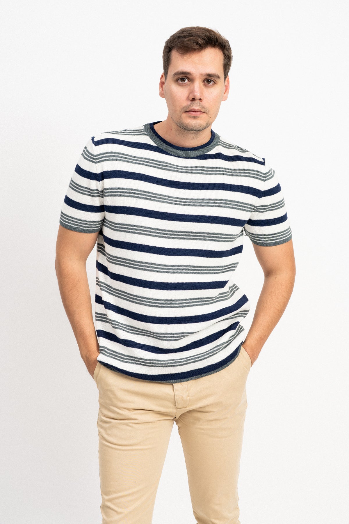 Kısa Kol Çizgili Triko Tişört